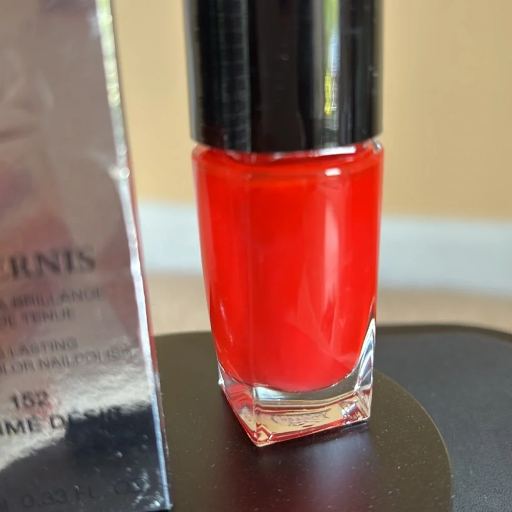 Lancôme Le Vernis nail polish